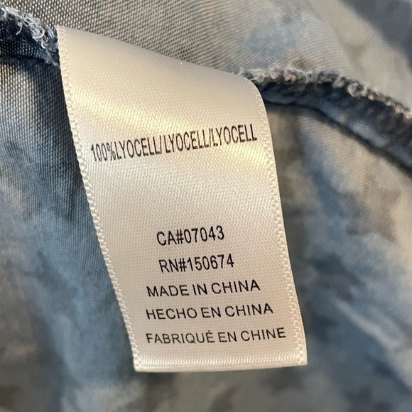 Standard Grace Americana Chambray Top Womens L Blue Star Print Button Down Shirt - Picture 9 of 10